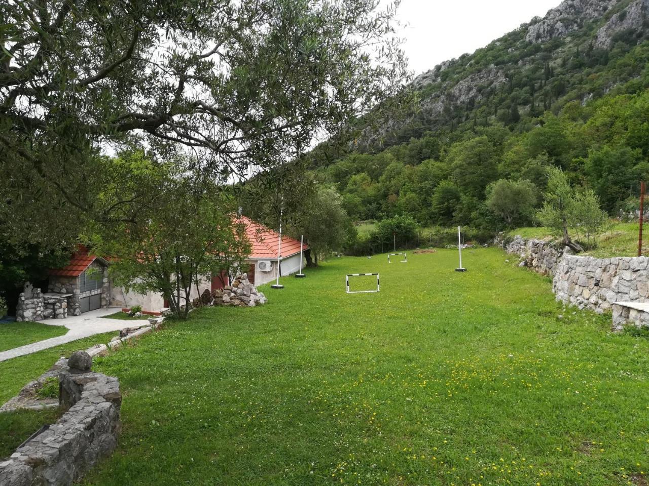 Forest Apartments Kotor Exterior foto